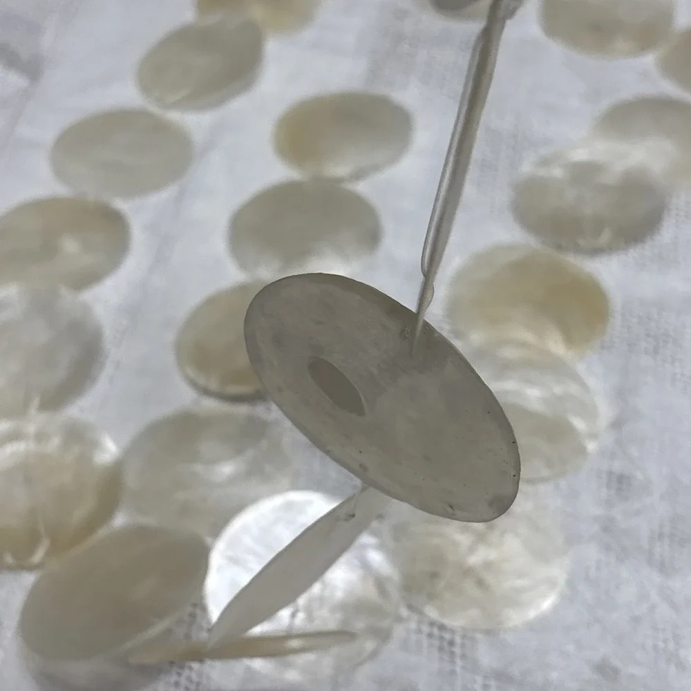 43 Pre Strung Capiz Shells White Round 2